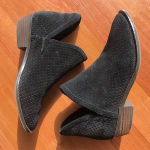 Lucky Brand Bashina booties black suede - 7.5